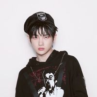 R1SE-周震南
