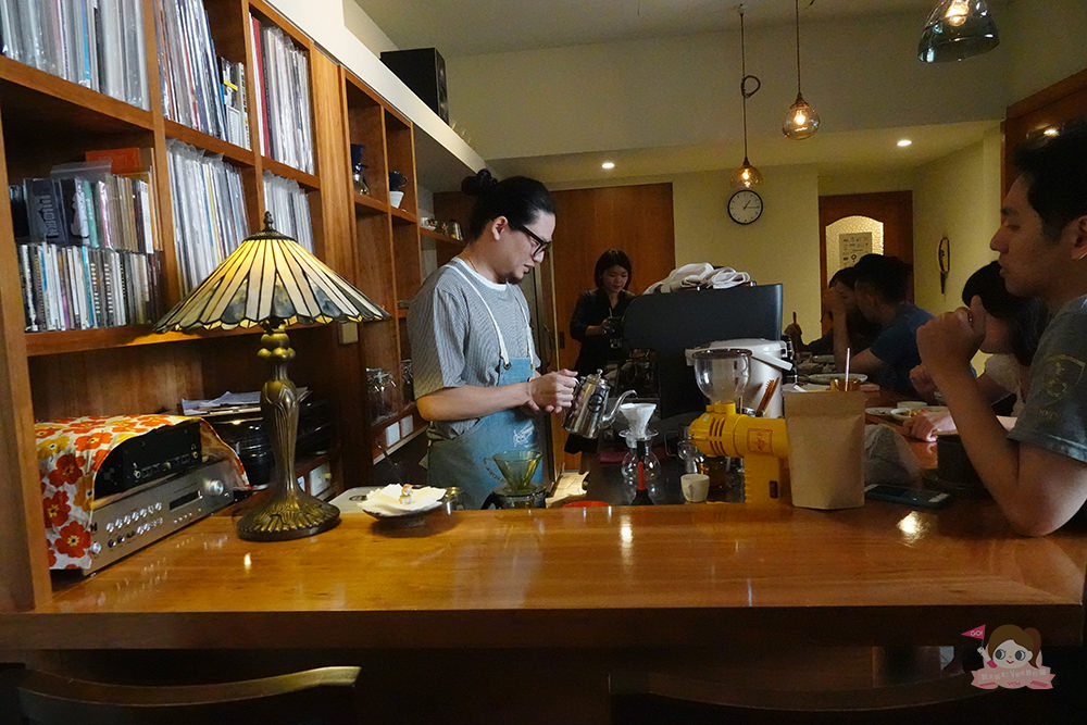 高雄 有。咖啡 自家烘焙咖啡豆 日式本格派手沖咖啡 Kono點滴式手沖 金澤式手沖 kono賽風 自家烘焙咖啡豆 義式咖啡 定食 甜點 小酌 私選音樂