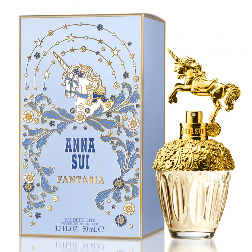 BLOW A KISS GOODBYE TO THE ORDINARY, AND LET YOUR FANTASY UNWIND.隨著Anna Sui 童話獨角獸淡香水，KISS GOODBYE將成為