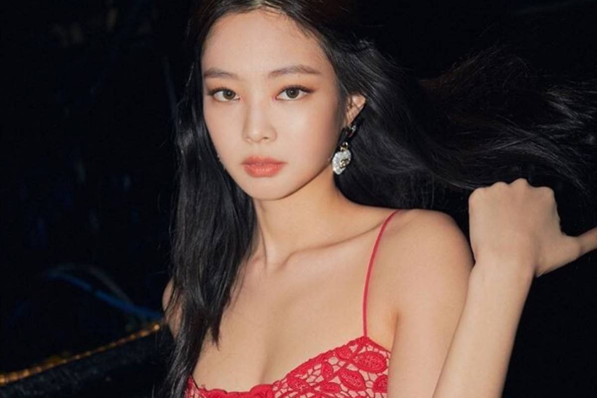 Here Are 5 Lucky K-Celebs BLACKPINK's Jennie Sent Her 'Jentle