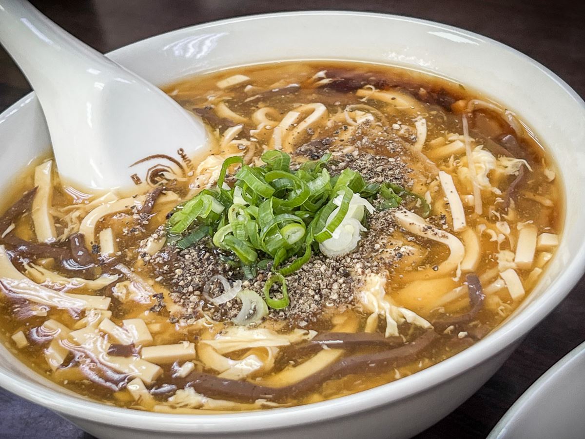 半價神還原「鼎泰豐炒飯」！北投暴紅美食是這家，銅板價吃紅油燃麵、酸辣湯