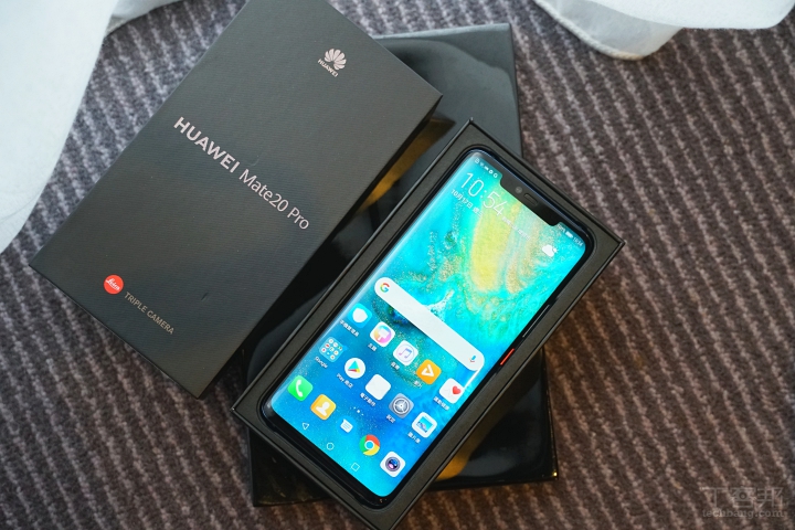 HUAWEI Mate 20 Pro 開箱、跑分測試簡單玩