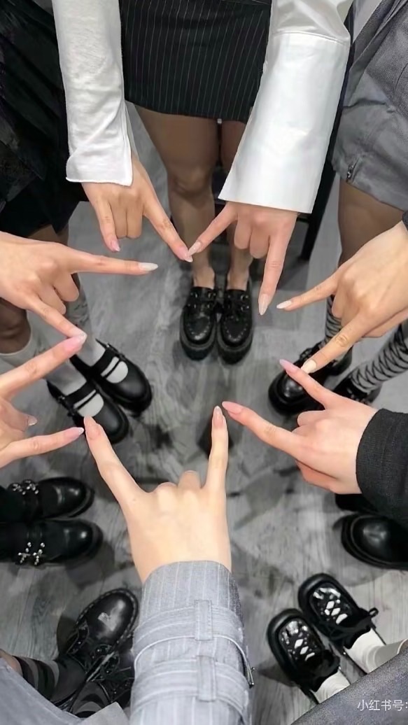 ᯓ🤍💫옌윈 の 翻唱𝐄𝐍𝐓𝐄𝐑𝐓𝐀𝐈𝐍𝐌𝐄𝐍𝐓 🦊💍