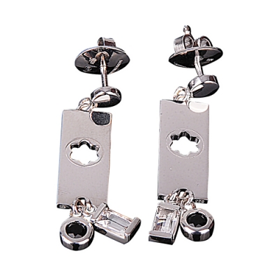 六角星LOGO，品牌辨識度高 採用925純銀製，搭配寶石墜飾 賦予穿戴者高貴時尚感，精緻簡約