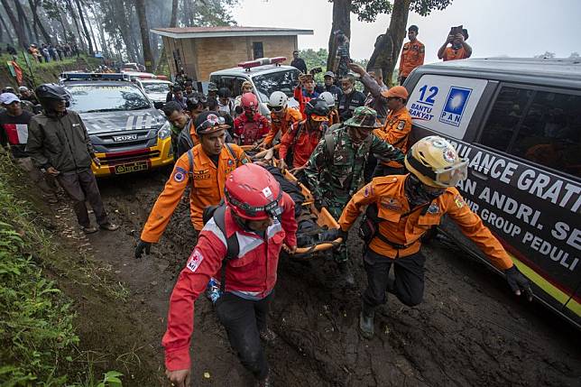 Asia Album: Rescue Operations On After Indonesia's Volcanic Eruption ...