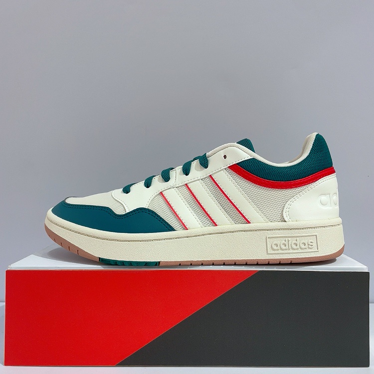 adidas HOOPS 3.0 男生 白色 小白鞋 奶油底 皮革 舒適 運動 休閒鞋 GZ3805