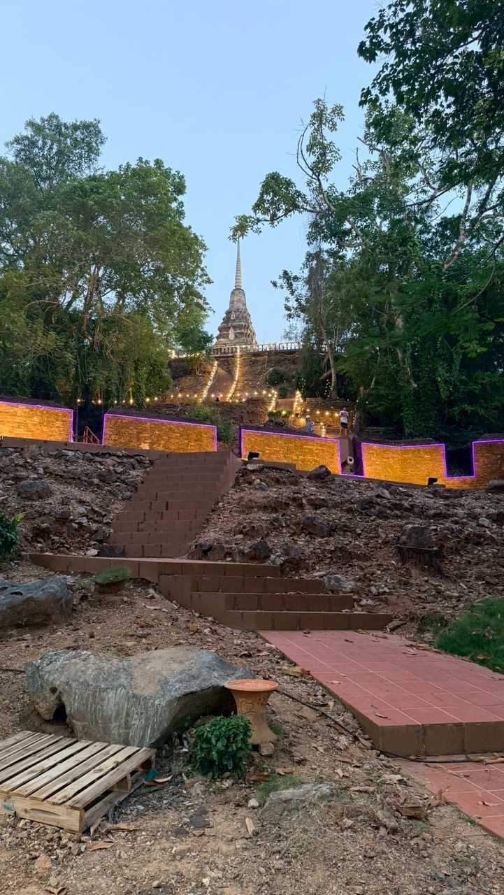 ร้านค้าแห่ผ้าห่มพระธาตุ ชัยบุรี