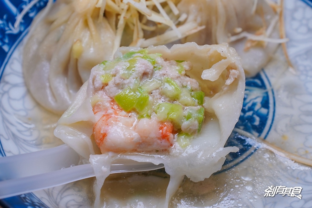 爆汁湯包像高湯炸彈！4.5星排隊「平民鼎泰豐」在這，四物雞、絲瓜蝦仁都入料