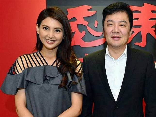 遠航董事長張綱維（右）傳出失聯，和女星韋汝曾有一段情並生下一個兒子。（圖／資料照）