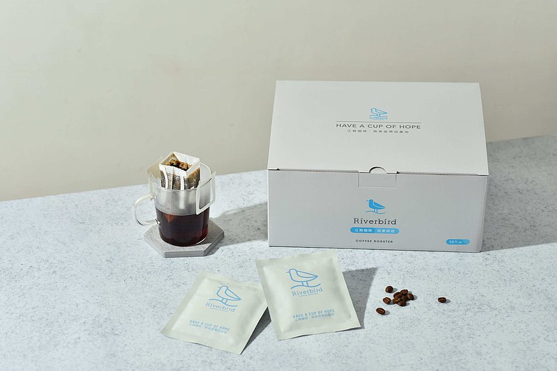 ★掛耳式咖啡 精品系列 20入 優惠組★規格：1入10g，20入/1盒★產地：衣索比亞/哥倫比亞/印尼/印度★處理法：水洗/日曬/厭氧處理/紅酒處理法★烘焙度：中焙/中淺焙★