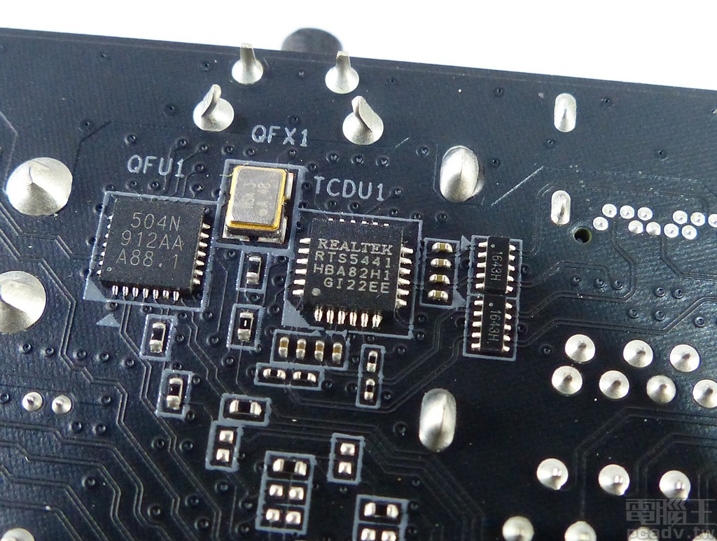 ▲ USB 3.2 Gen2x1 Type-C 訊號切換與電源管理交由 RTS5441 負責。