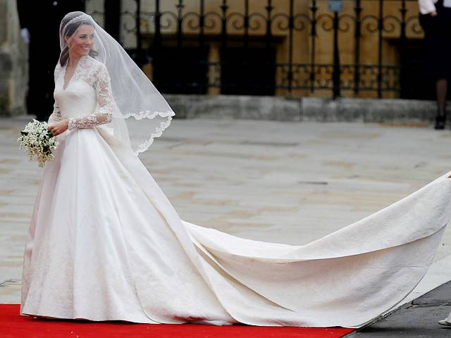  Gaun Pengantin Pippa vs Kate Middleton 