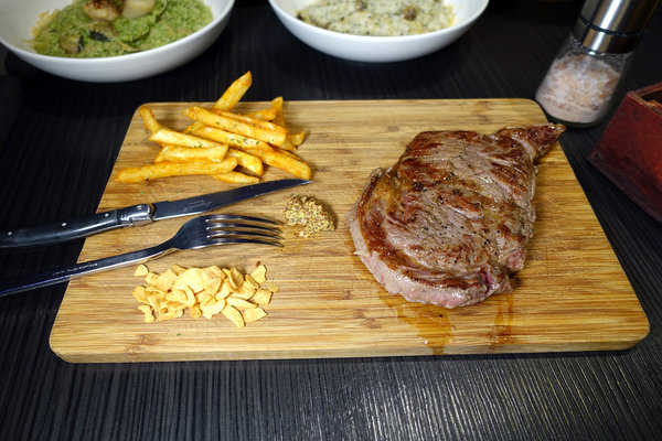 台北餐酒館聚餐-Elfin精靈餐酒館，超好拍IG網美餐酒館，水準之上的酒吧餐點，調酒超好喝的台北酒吧餐廳，台北調酒餐廳推薦