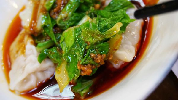 【台北美食】小胖胖扁食-中午用餐時間會大排長龍的台北東區小吃店