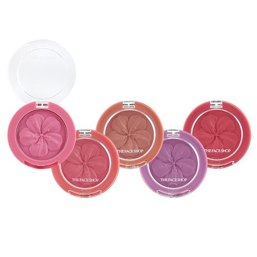 帶有細緻透亮光澤n宛如水彩畫般的粉嫩色澤輕拂在雙頰上n給肌膚柔和好氣色