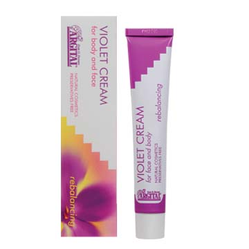 ㊣正統公司貨★義大利原廠進口★含紫羅蘭、金盞花、蔗糖油、薰衣草精油、檸檬精油、安息香脂、甜杏仁油、天竺葵精油、香蜂草精油。 純天然草本萃取植物精油成分。使用方法：取適量乳霜，每日可多次塗抹肌膚。適用對