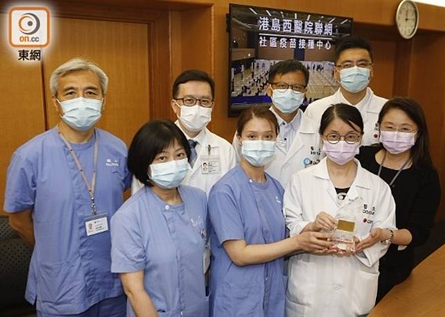 港島西疫苗接種隊奪傑出團隊獎駐埸醫生稱常聽到市民憂慮聲音| On.Cc 東網| Line Today