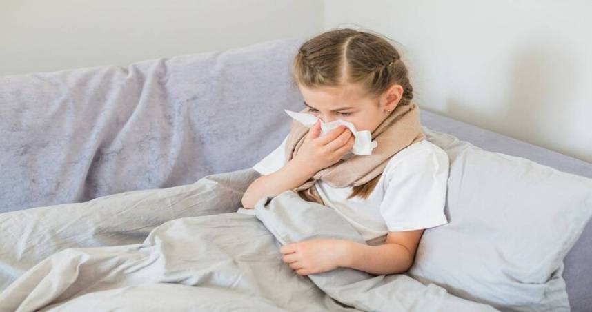 A young child infected with Mycoplasma pneumoniae kept coughing and was slapped in the face by netizens after the doctor said he should “eat more white food” | CTWANT | LINE TODAY