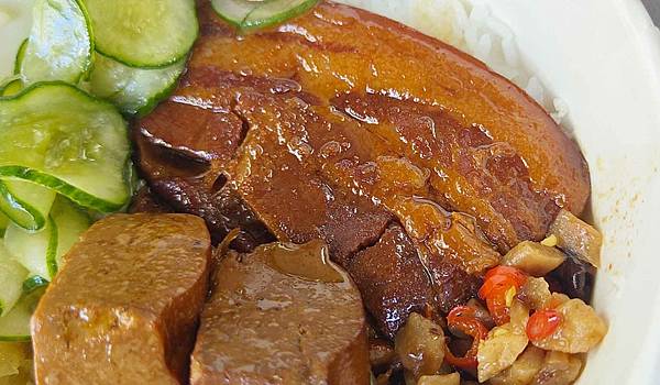 一甲子餐飲-祖師廟焢肉飯、刈包