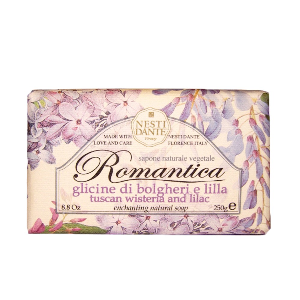 【產品特色】.紫藤紫丁香香氣濃郁.保濕、緊緻肌膚.溫和不刺激、不致敏【商品規格】內容物：香皂*1尺寸：長 11.5 x寬 6.5 x高 4 公分材質說明/成份：Sodium Palmate， Sodi