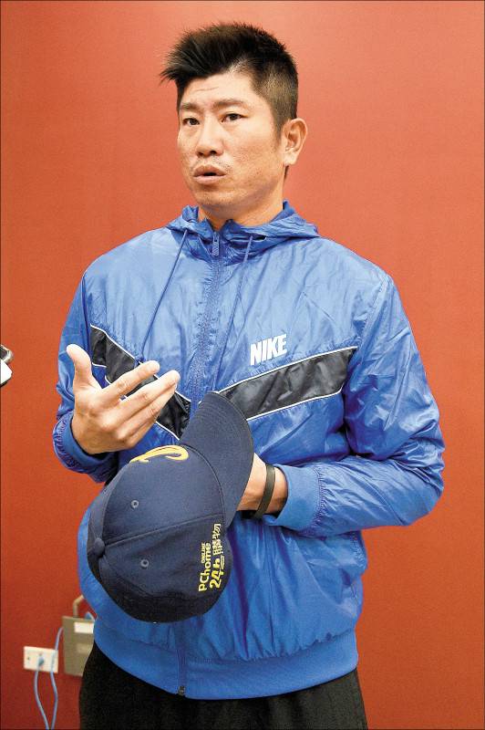 中信兄弟牛棚教練林恩宇認為，聯盟環境的外在條件不同，選手只要在當下盡最大力量去挑戰紀錄即可。(資料照)