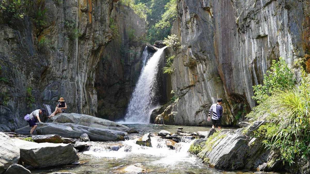 南投人不想說！仁愛鄉５私房景點：３分鐘攻頂瀑布祕境、全台最長天空步道