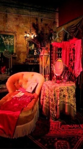 ซ่องโคมแดง🏮🪭