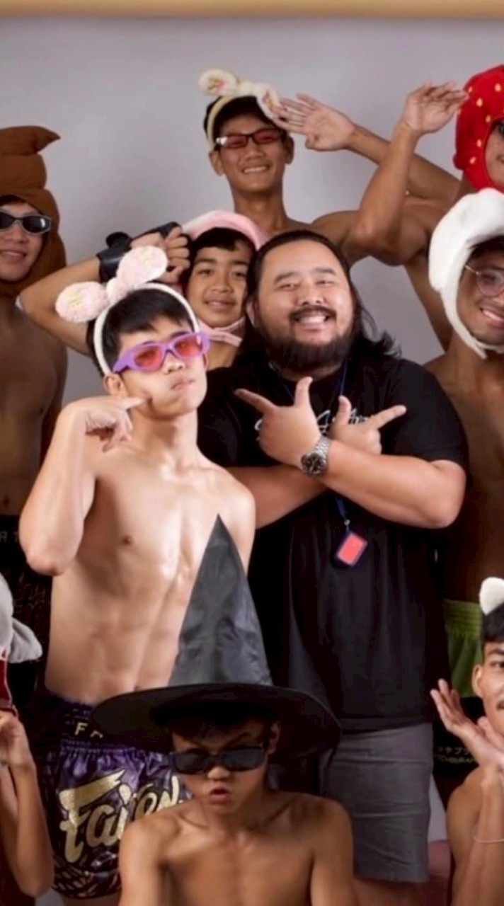 กลุ่มแจกรูปบางแสนนน