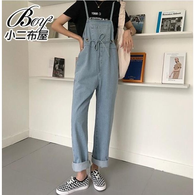 ●小二布屋BOY2【NQG950030】。●質感舒適，吊帶牛仔長褲。●淺藍色 現+預。#小二布屋 #女連身褲 #韓版 #直筒 #綁帶 #牛仔吊帶褲