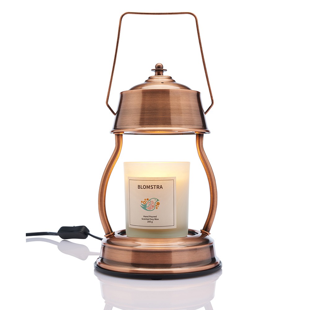 Vana 設計蠟燭暖燈，簡約的設計元素，結合我們的香氛蠟燭和蠟燭暖燈可讓空間營造出寧靜舒適氛圍。香氛蠟燭暖燈改變了傳統需點燃蠟燭才能釋放香氛與避免隧道現象，而以更安全優雅的方式將香氛帶入您的空間範圍。