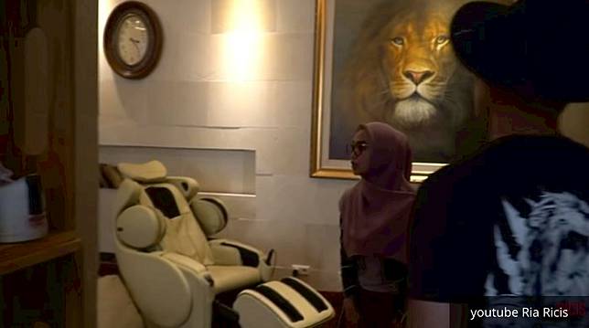 Ruang santai Baim Wong