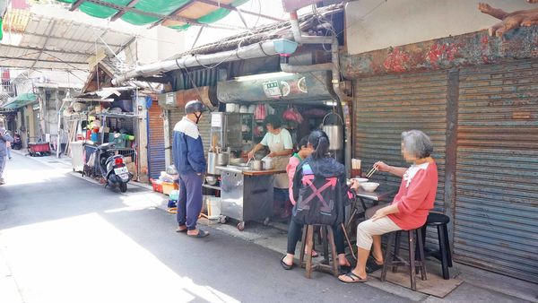 【三重美食】麵麵姨的古早味麵店-隱藏在巷弄裡超過30年老字號美食