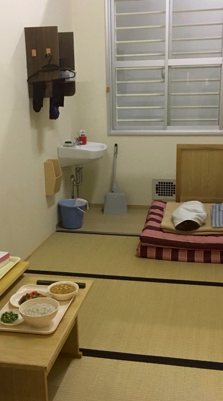 刑務所出所者・元受刑者・逮捕歴者・誰お疲れ様(暑い)お昼ゴハン買ってくからない罪を犯した人たちの部屋