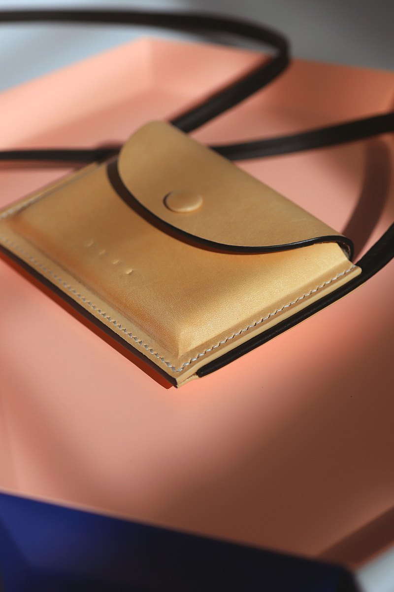 原色頸掛吐司卡夾