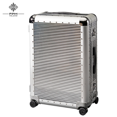 義大利精湛工藝 鉚釘加固工法有效減緩衝擊 打造個人特色行李箱