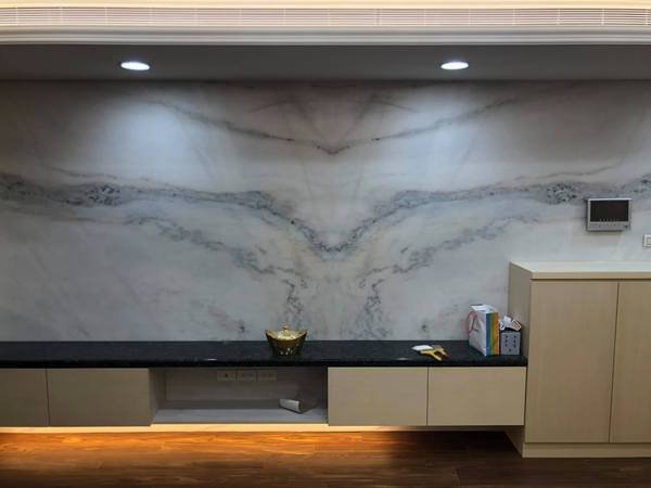 銀狐大理石-八里聯利石材，大理石材推薦，翡翠、瑞士白大理石，白色系大理石，電視牆、玄關、浴室、檯面適用大理石，有礦山自產自銷的大理石材廠推薦