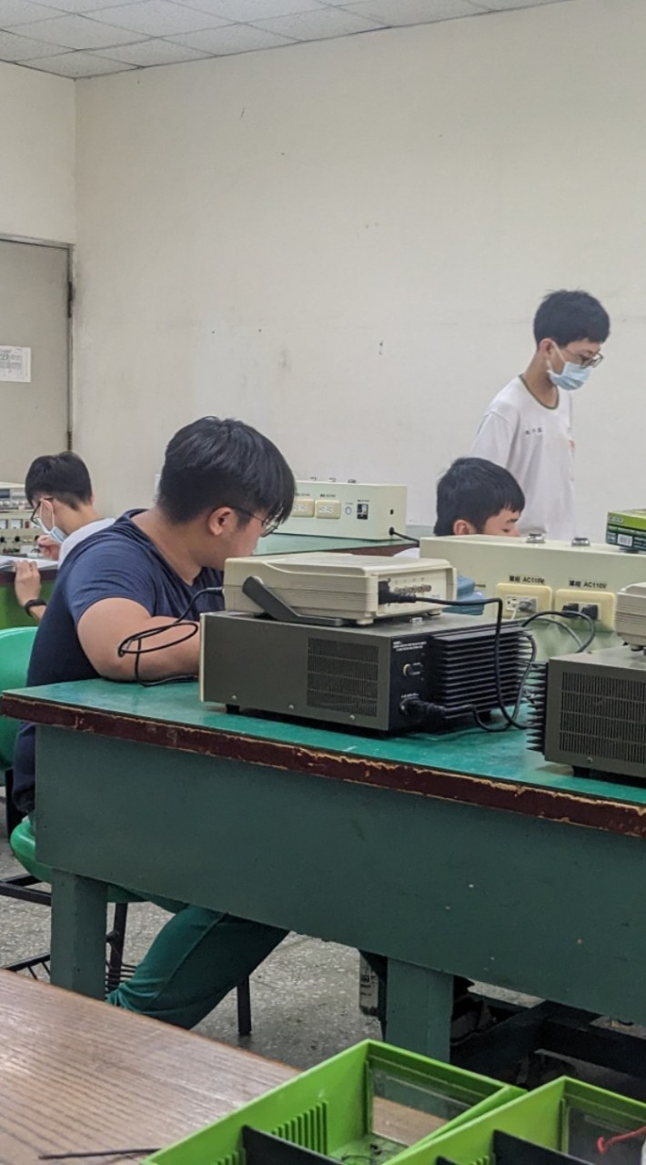 111電機甲電子實習
