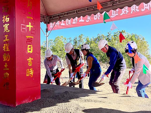 台東市雲南路瓶頸段道路拓寬工程動土，完成後將帶動大知本地區經濟及觀光發展。（記者鄭錦晴攝）