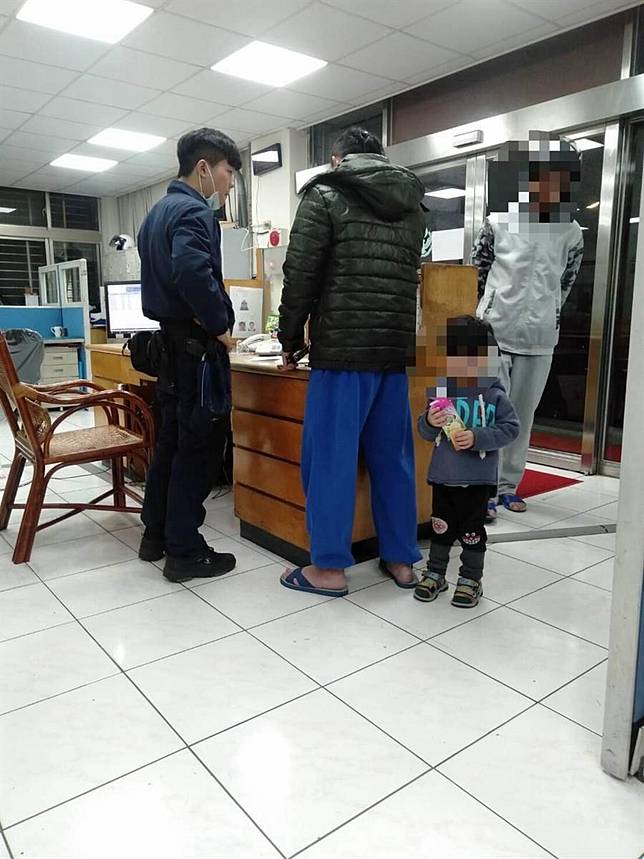基隆》粗心姑姑帶姪走春卻走失 3歲童頂寒風哭哭