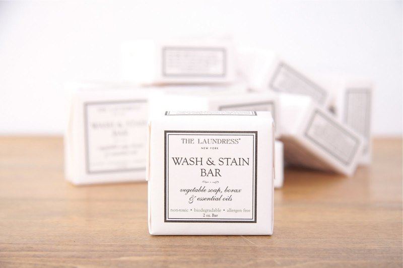 去漬專用皂提供解決頑垢的另一選擇。 可使用於毛衣、內衣、其他衣物，或單純清潔手部，或當做出外旅行的清潔產品。