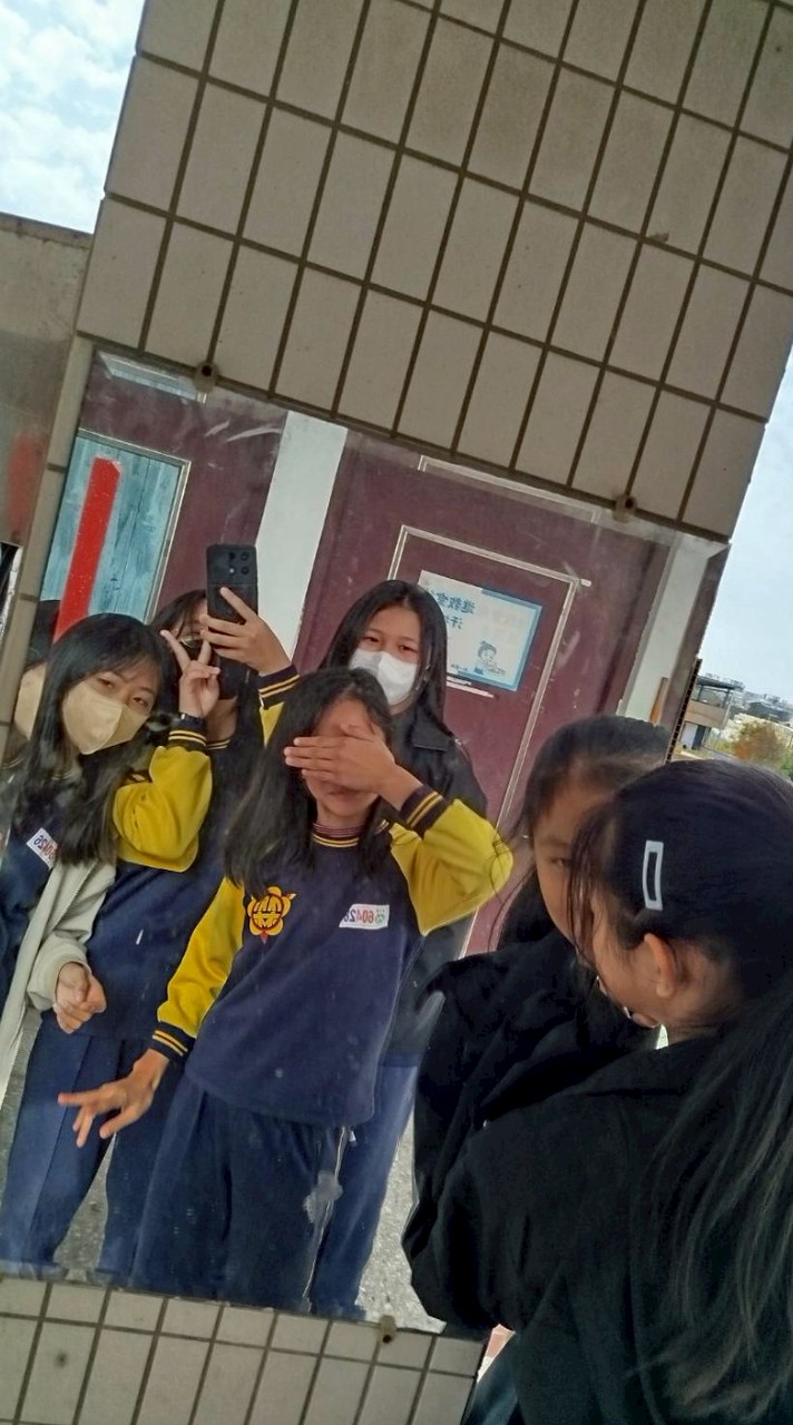 604🥲🌧️