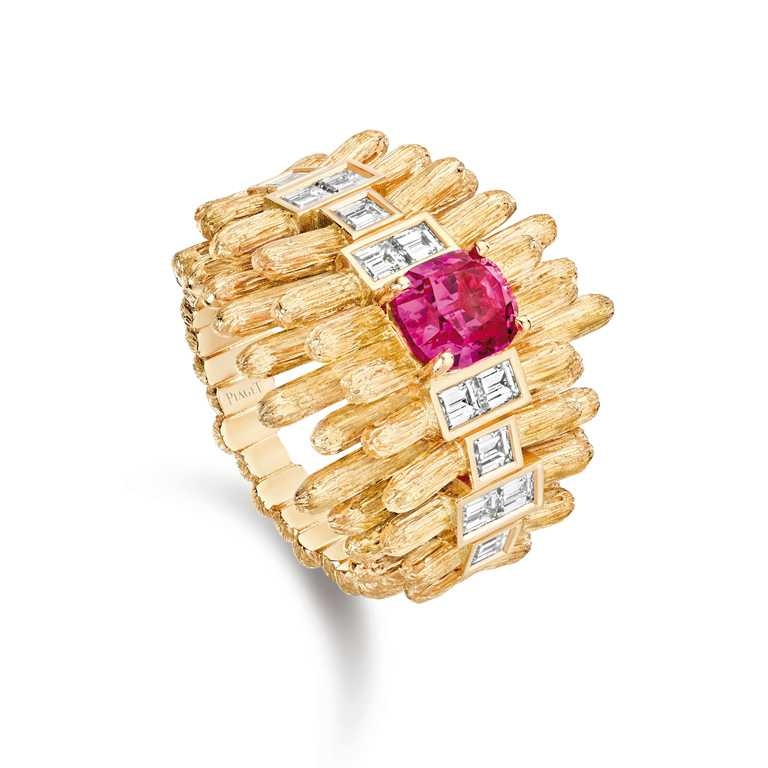PIAGET「Golden Oasis」頂級珠寶系列╱Play of Lights「夕暉之彩」尖晶石頂級珠寶鑽石戒指╱2,280,000元。（圖╱PIAGET提供）