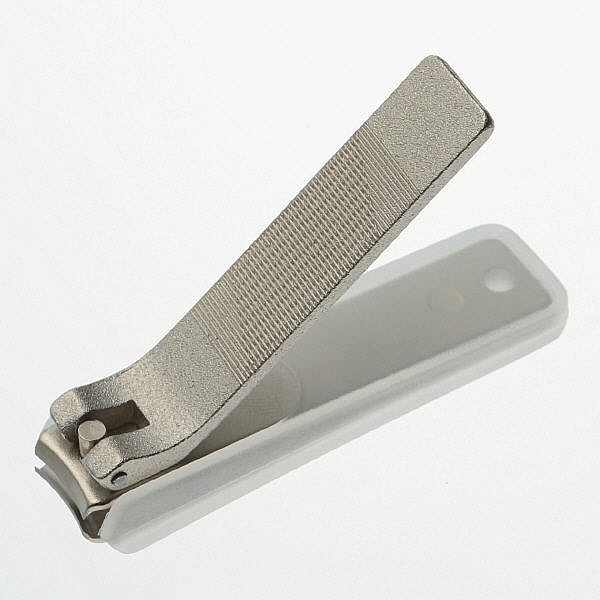 由於精密刀片，它具有清晰度的特徵。我們將乾淨利落地完成而不會給指甲帶來負擔。