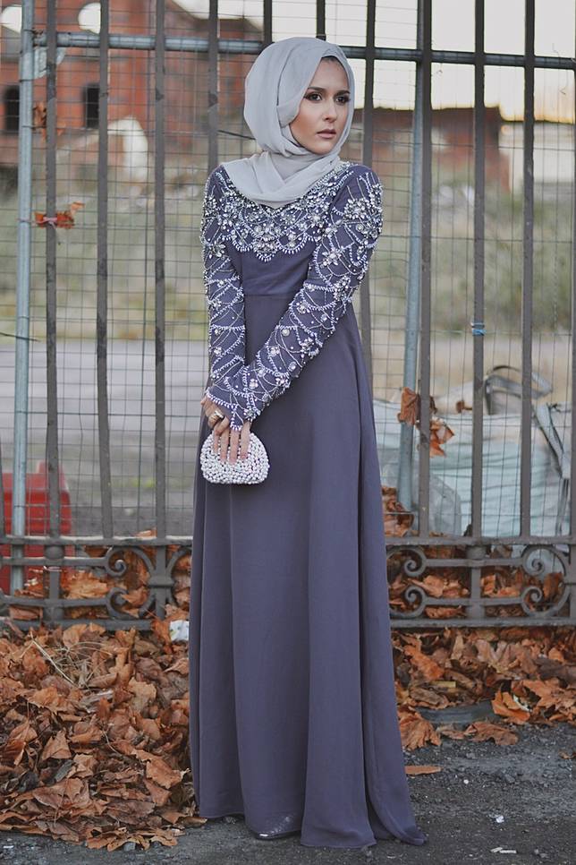 Padu-padan Maxi Skirt Agar Terlihat Lebih Tinggi