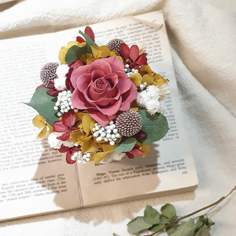 永生玫瑰宮廷桌花，小巧精緻款，小資甜甜價