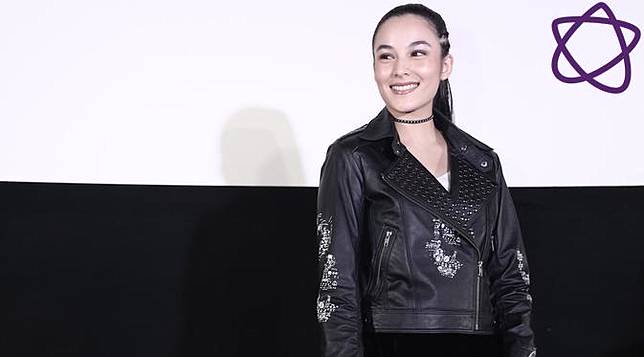 Chelsea Islan Raih Trofi Pemeran Utama Wanita Terbaik IBOMA 2017