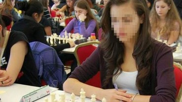 19歲美女棋士！ 突然想學西洋棋了...