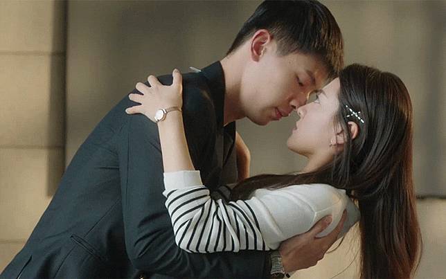 超多吻戲的9部熱播陸劇！《以家人之名》凌霄霸吻尖尖，《琉璃》「舌吻」慾到上熱搜| beauty美人圈| LINE TODAY