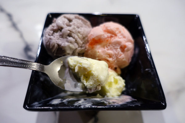 中山區聚餐火鍋推薦-丼賞和食+嗨蝦蝦林森旗艦店，百蝦龍船四人套餐，台北尾牙/謝師宴餐廳，林森北路石頭火鍋+日本料理，超浮誇高CP值百隻蝦龍蝦船大挑戰