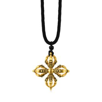 足金十字金剛杵頸鍊，是佛教密宗法器，由四個帶有蓮花座的金剛杵組成。以硬金電鑄和黑銠電鍍處理打造，做工精緻立體，細節處處。在佛教傳說中，富有傳奇意味，象徵著絕對的定力，有斷除煩惱、消除邪惡的寓意。